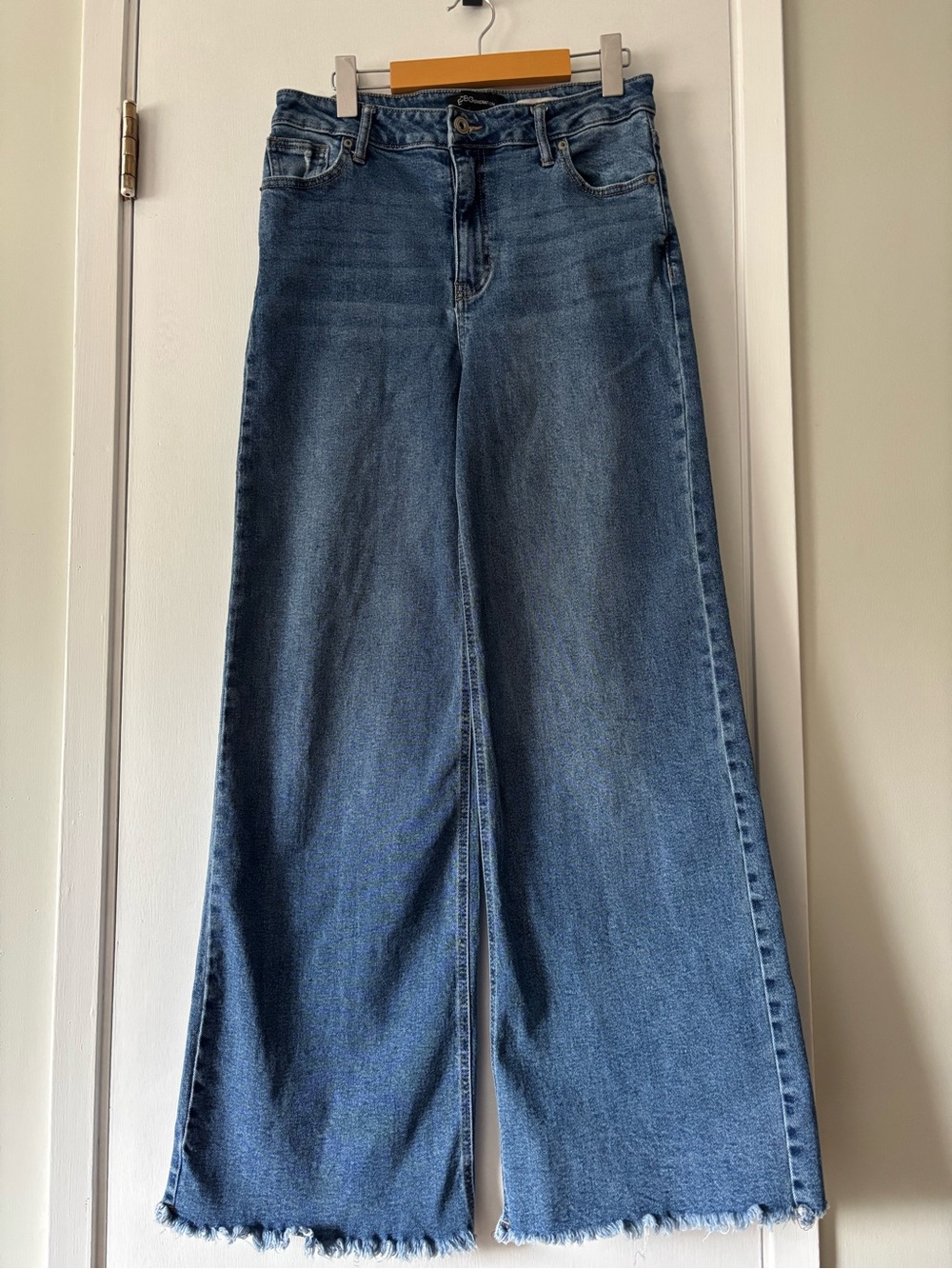 BCBGeneration High Rise Wide Leg Frayed Hem Jeans Size 11/30 - Picture 3 of 9